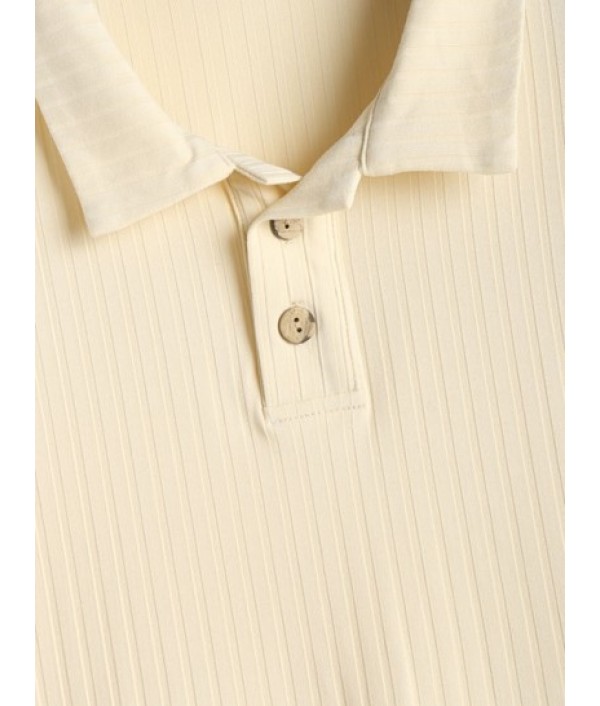 Textured Short Sleeves Polo Collared T-shirt And Basic Casual Shorts Set Textured Short Sleeves Polo Collared T-shirt And Basic Casual Shorts Set