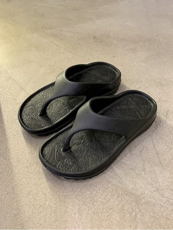 Thick Platform Solid Color Beach Flip Flops